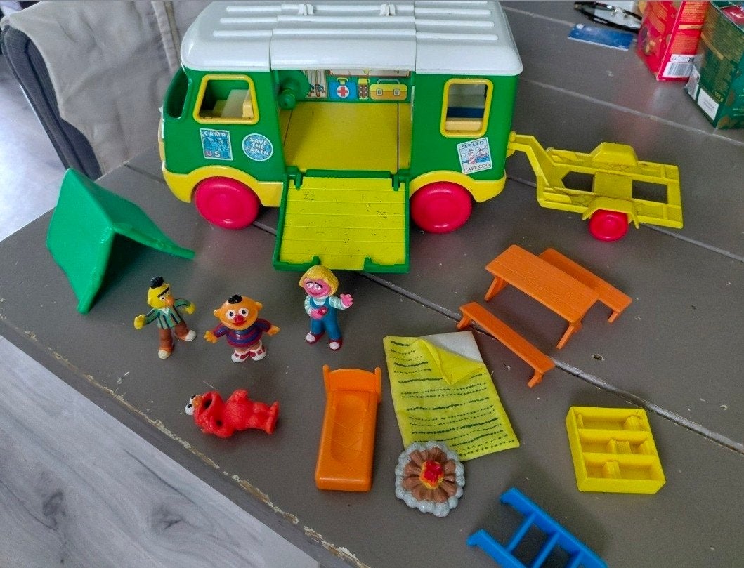Tygo vintage Sesamstraat camper met figuren en accessoires, Ophalen of Verzenden, Gebruikt