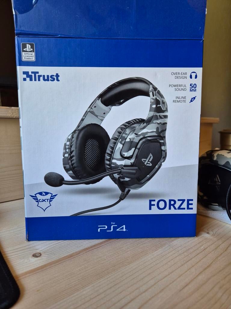 Trust GXT 488 Forze Gaming Headset PS4 Camouflage, Ophalen of Verzenden, Zo goed als nieuw, Trust, Over-ear