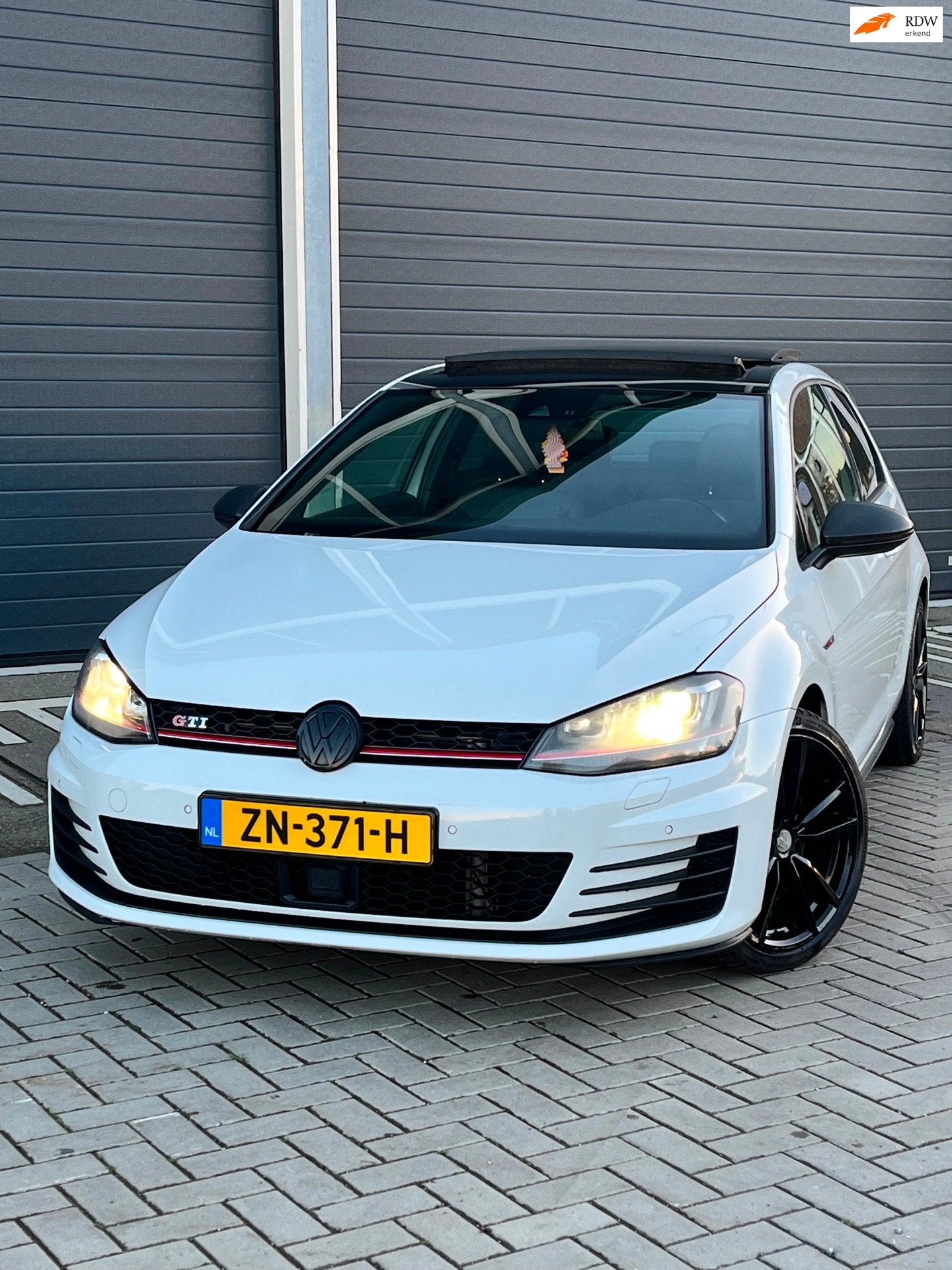 Volkswagen Golf 7 7.5 INRUILKOOPJE ! 2.0 TSI GTI Performance, Auto's, Gebruikt, 4 cilinders, Alcantara, Wit
