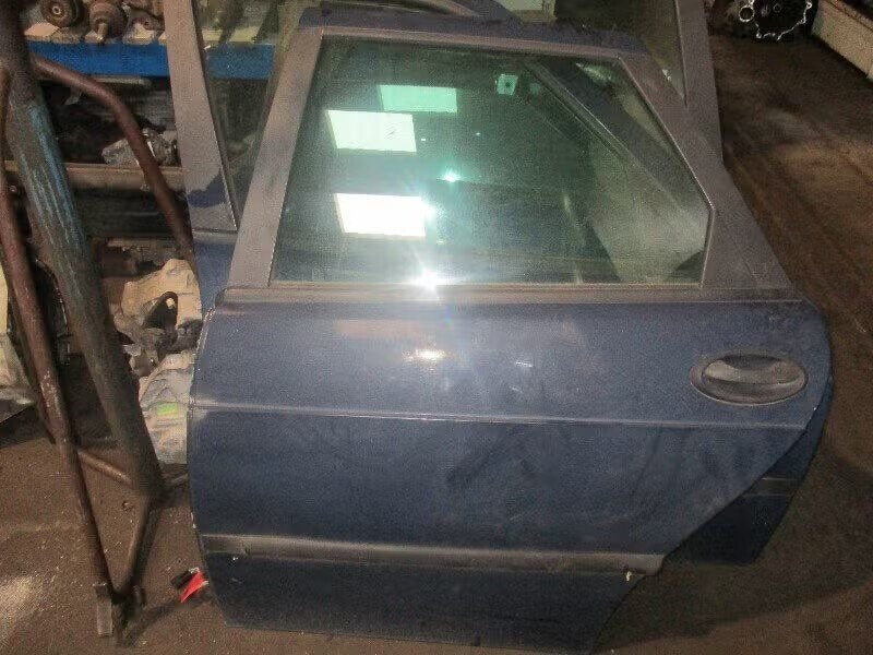 PORTIER LINKS ACHTER Saab 900 II (01-1993/02-1998), Saab-de-info@saabgroup.com, Gebruikt, Deur, Ophalen of Verzenden
