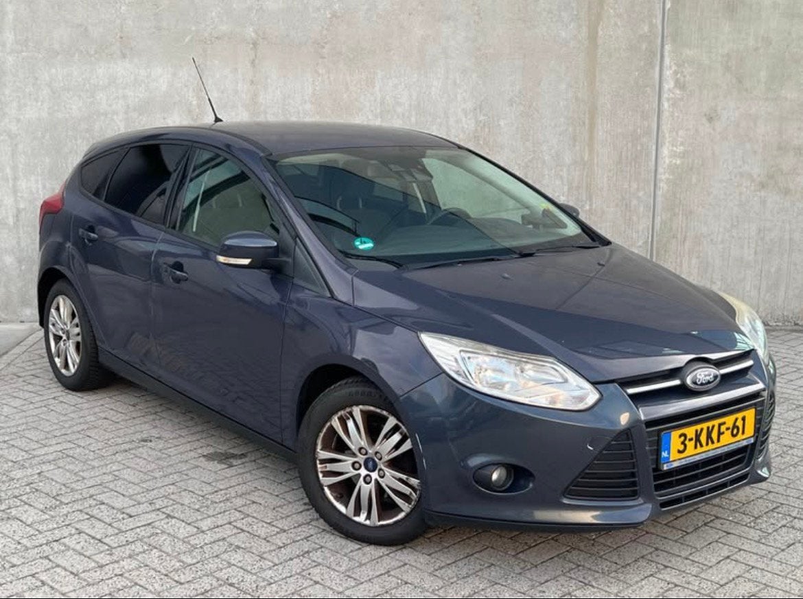 Grijze Ford Focus 1.0 EcoBoost Hatchback 2012/Airco/Benzine!, Auto's, Ford, 635 kg, Parkeersensor, Handgeschakeld, Grijs