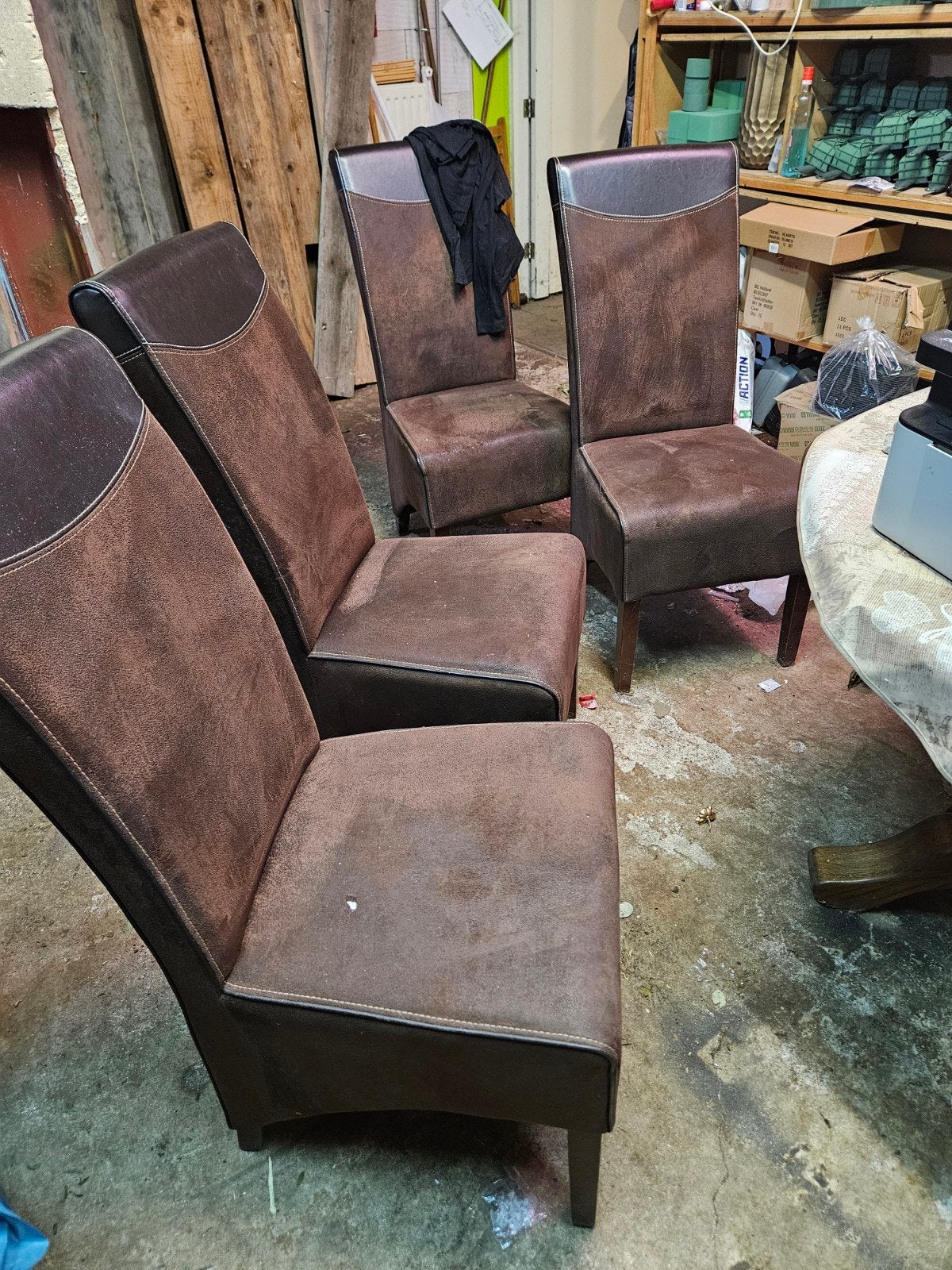 Eikenhouten eettafel met 4 stoelen, Huis en Inrichting, Gebruikt, Klassiek, Ophalen of Verzenden, Overige vormen