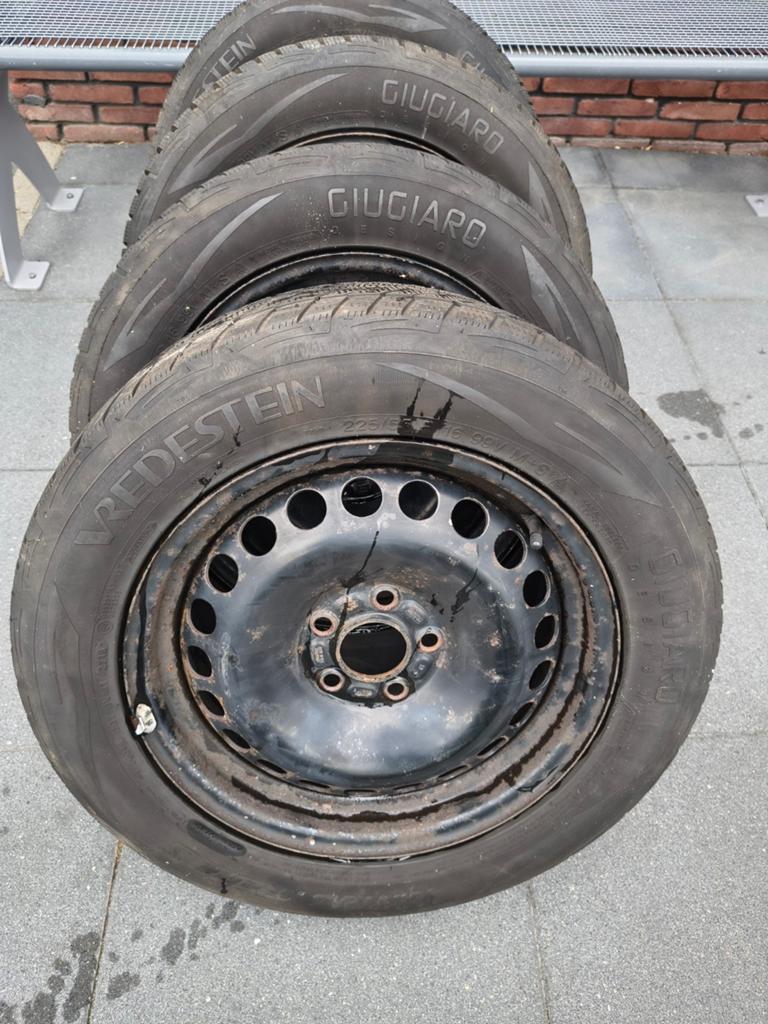 Winterbanden 225/55/R16, Auto-onderdelen, Banden en Velgen, Ophalen, 16 inch, Banden en Velgen, Winterbanden