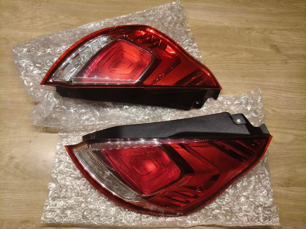 Ford Fiesta 2013-2017 achterlicht rechts origineel, Ophalen of Verzenden, Ford