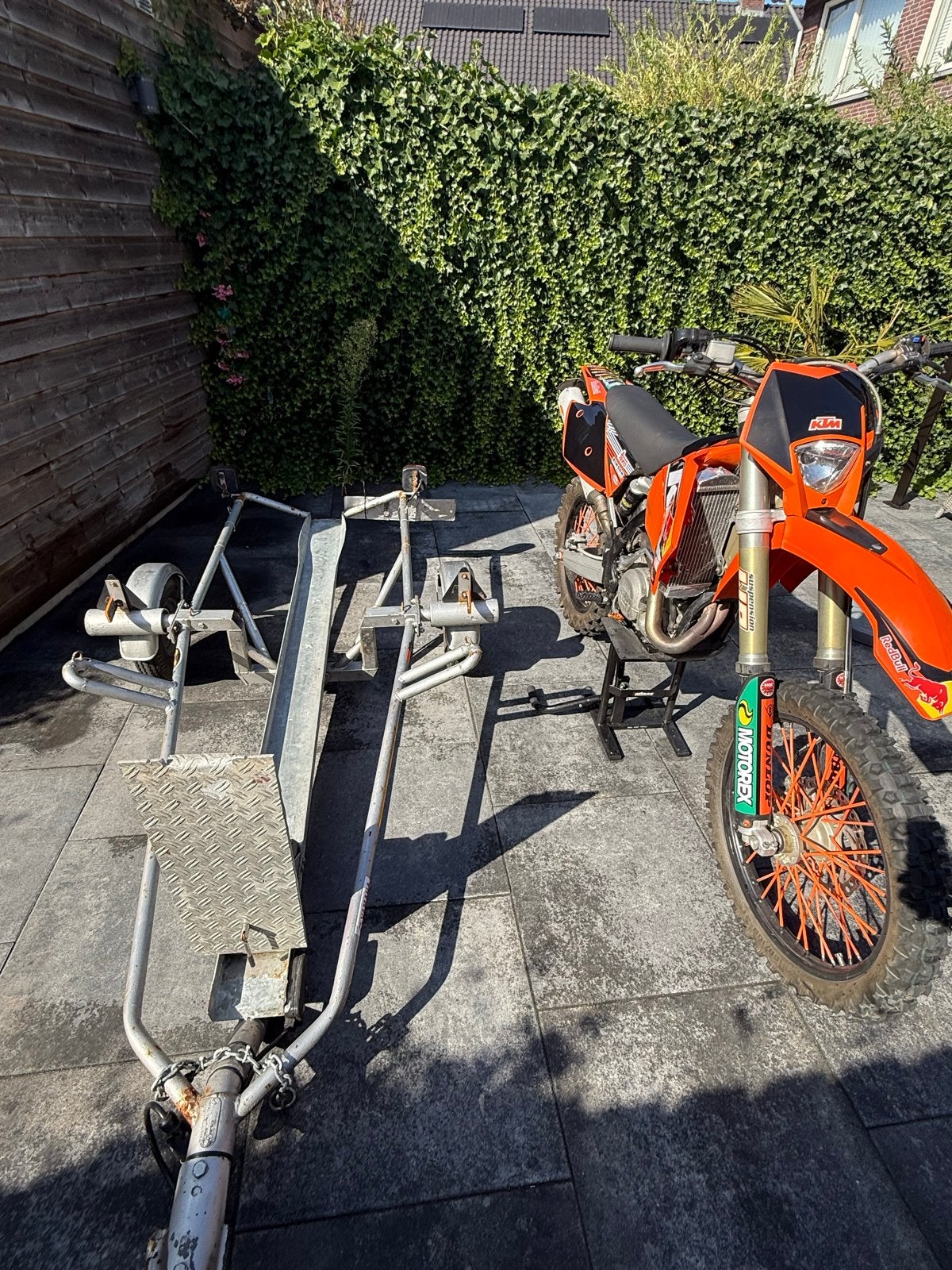 KTM Crossmotor met aanhanger - met kenteken plaat 525cc, Motoren, Gebruikt, Particulier, Crossmotor, Meer dan 35 kW