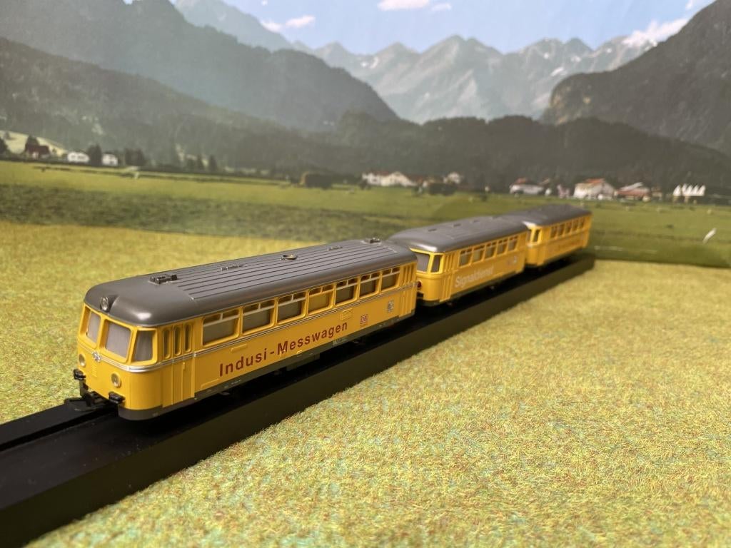 Märklin 3013 BR 724 DB AG + 40182 en 40183 Indusi-Messwagen, Hobby en Vrije tijd, Modeltreinen | H0, Wisselstroom, Treinset, Ophalen of Verzenden
