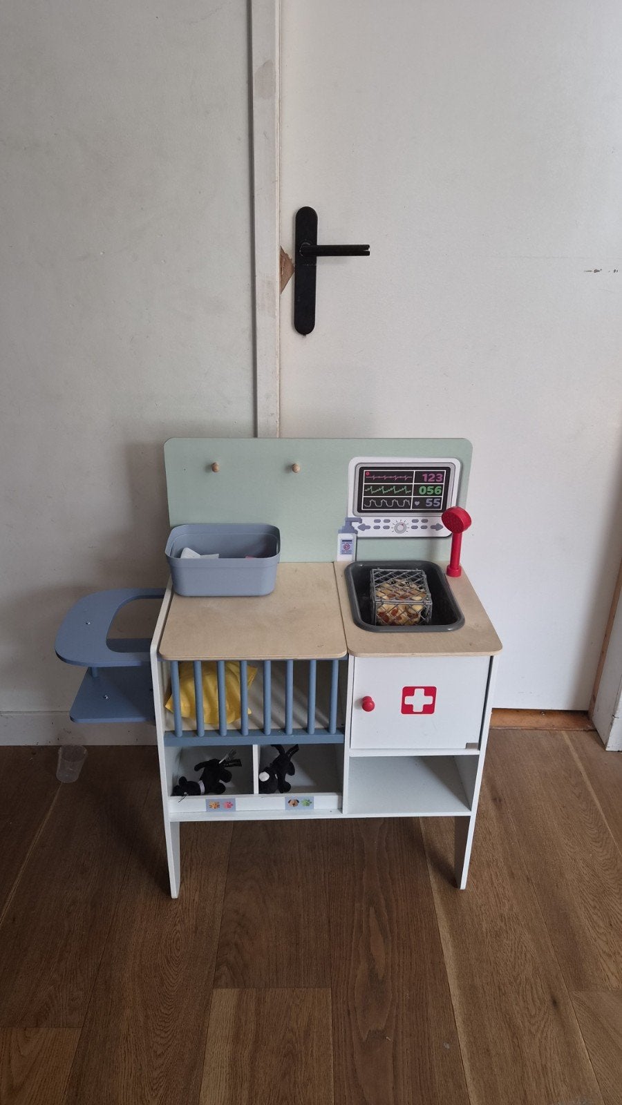 Houten speelgoed dokterspraktijk/dierenkliniek, Kinderen en Baby's, Speelgoed | Educatief en Creatief, Ophalen, Gebruikt, Ontdekken