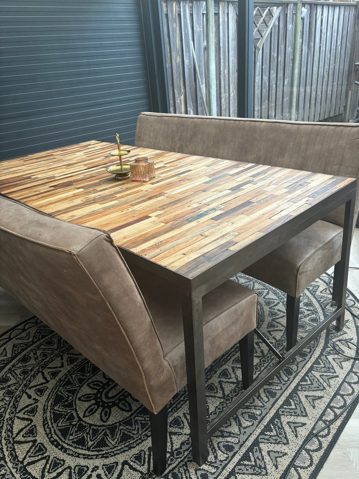 Eettafel met 2 eetbanken - 180 cm breed, Ophalen, Gebruikt, 150 tot 200 cm, Vijf personen of meer