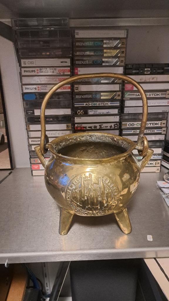 Oude zware koperen bloempot (Z266-63), Tuin en Terras, Bloempotten, Gebruikt, Rond, Ophalen of Verzenden, Metaal