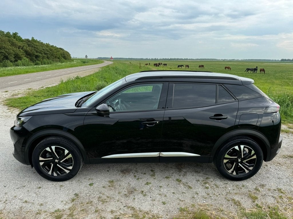Foto 3 van Peugeot 2008 (Allure) 1.2 Puretech 2020 Zwart