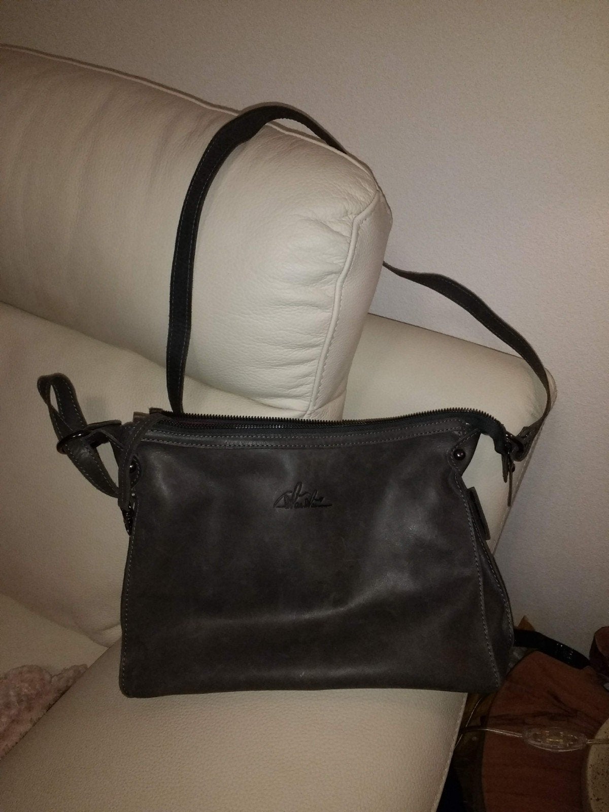 Mooie lederen Wou Wou damesschoudertas., Sieraden, Tassen en Uiterlijk, Ophalen of Verzenden, Zo goed als nieuw, Grijs