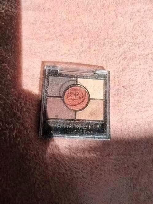 Rimmel London Oogschaduw Palette, Gebruikt, Ophalen of Verzenden, Make-up, Overige kleuren