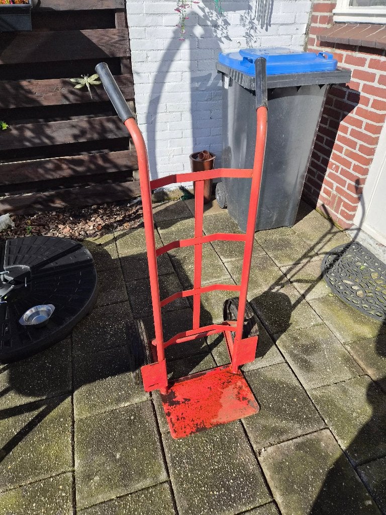 Steekwagen rood, 80 tot 100 liter, Ophalen, Gebruikt, Steekwagen
