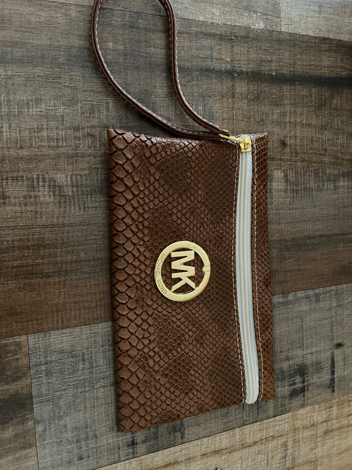 Michael Kors Clutch Bruin Slangenprint, Sieraden, Tassen en Uiterlijk, Tassen | Damestassen, Ophalen of Verzenden, Gebruikt, Bruin
