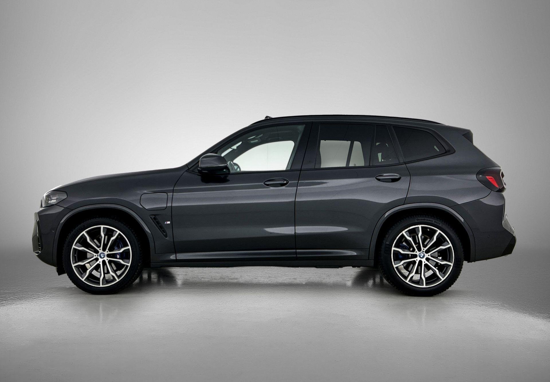 BMW X3 xDrive30e High Executive | M-SPORT | PANORAMADAK | HA, Gebruikt, 4 cilinders, Bedrijf, Vierwielaandrijving