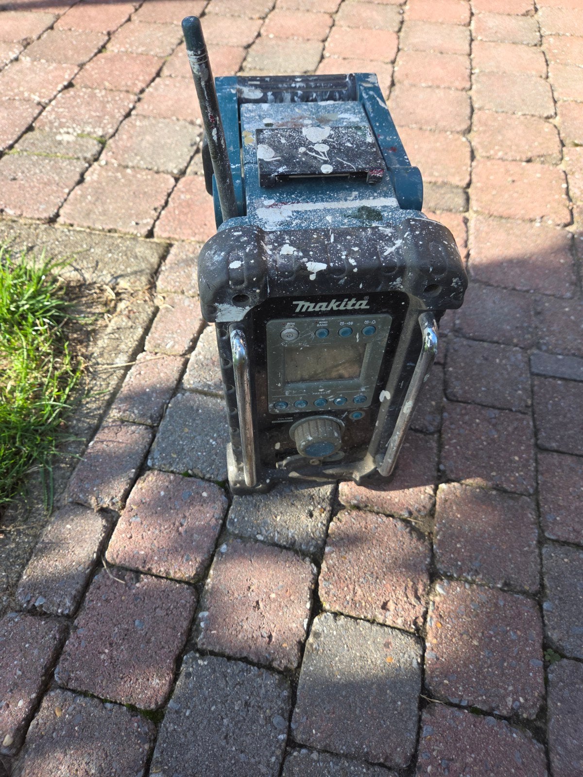 Makita BMR100 Bouwradio -  met storing, Ophalen of Verzenden, Gebruikt, Bouwradio