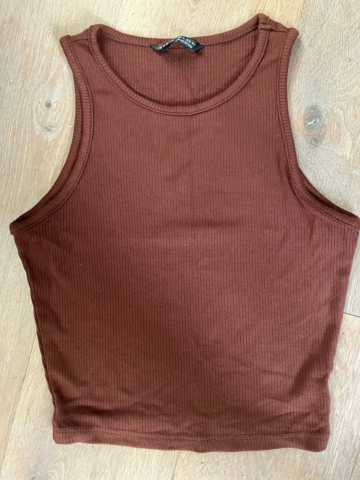Stoer bruin topje van Shein in maat XS!, Kleding | Dames, Bruin, Ophalen of Verzenden, Zo goed als nieuw, Zonder mouw