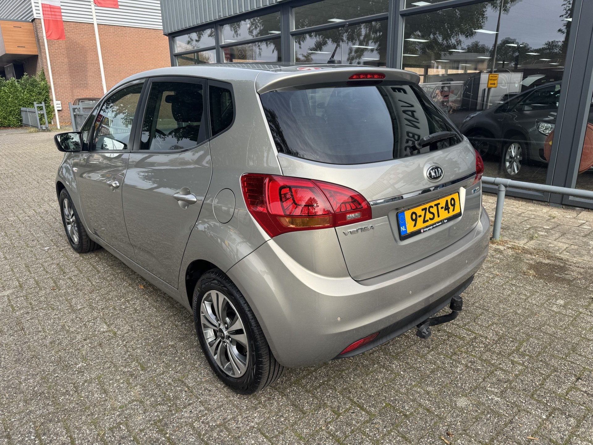 Kia Venga 1.4 CVVT First Edition LED-CAMERA-TREKHAAK, Auto's, Voorwielaandrijving, Euro 5, Stof, Gebruikt