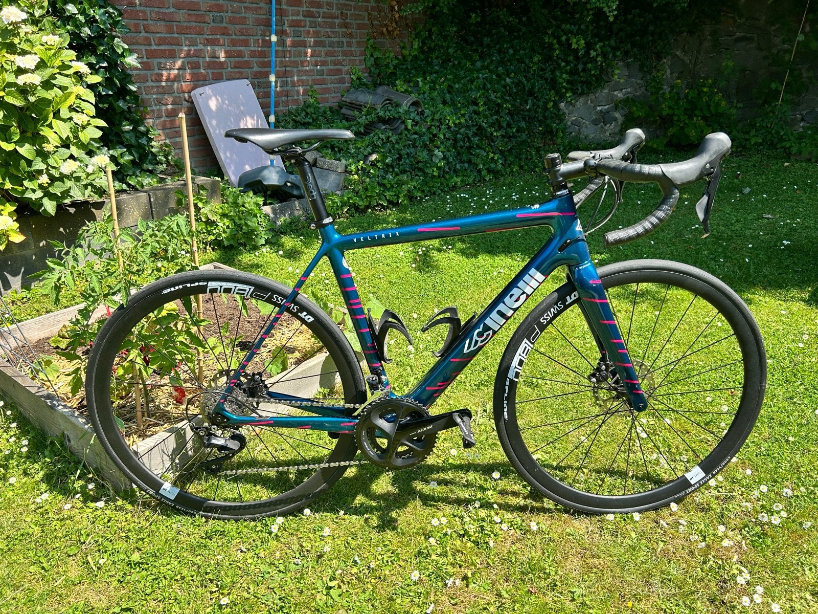 Cinelli Veltrix racefiets Shimano 105 Carbon DT Swiss P1800, 28 inch, Carbon, Heren, Zo goed als nieuw