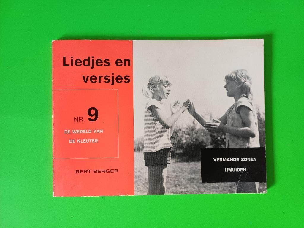Boekje - Liedjes en Versjes - Nr.9 De Wereld van de Kleuter, Ophalen of Verzenden, Gelezen