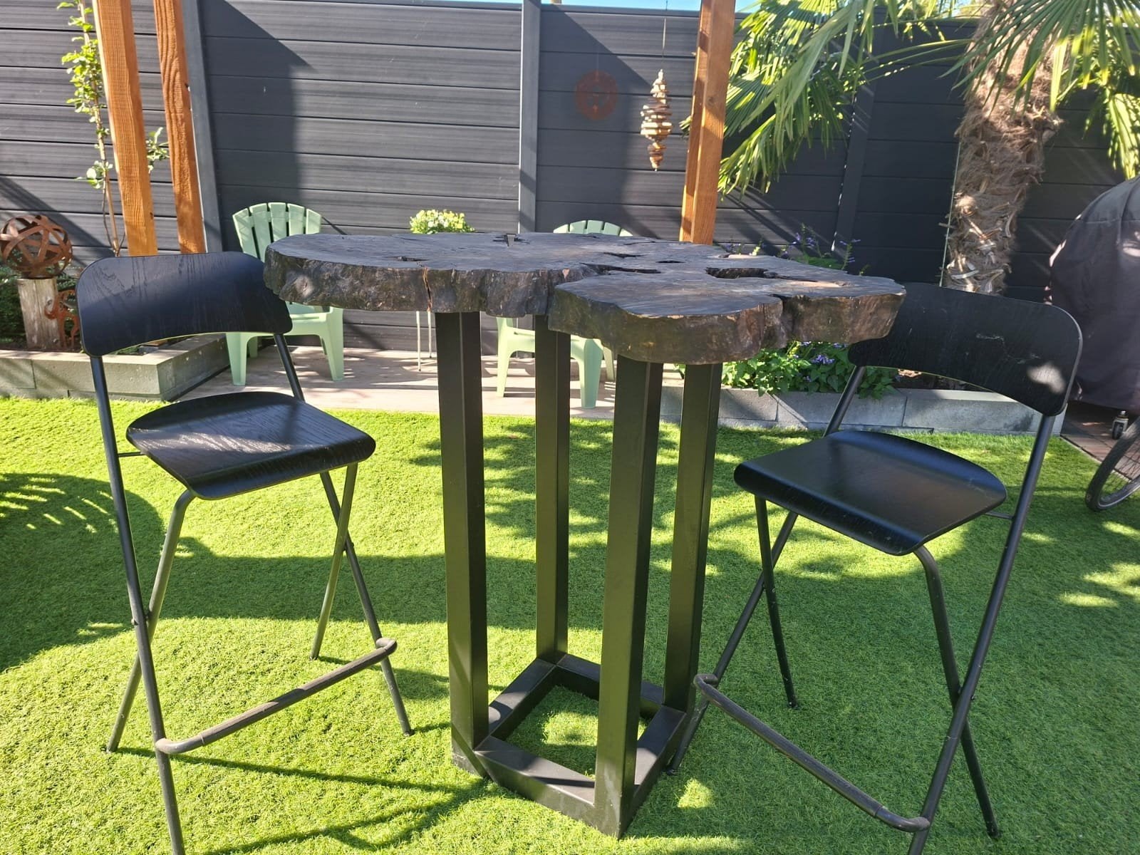 Statafel met uniek houten blad en 2 krukken, Ophalen, Gebruikt