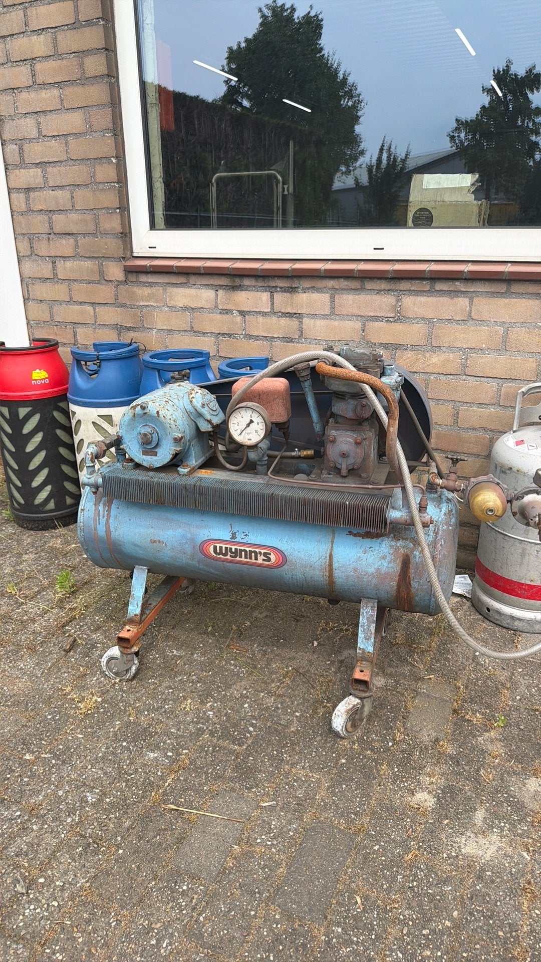 Compressor, Doe-het-zelf en Verbouw, Compressors, Ophalen, Zo goed als nieuw, Minder dan 200 liter/min