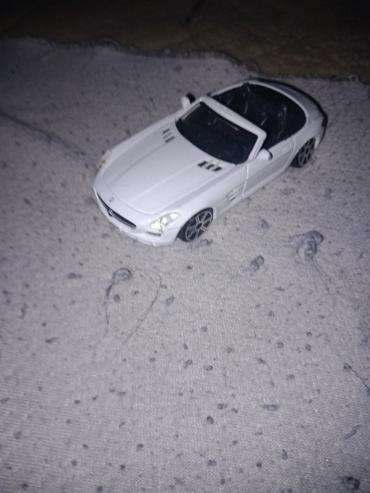 Mercedes benz AMG  SLS, Hobby en Vrije tijd, Modelauto's | 1:43, Ophalen of Verzenden, Zo goed als nieuw, Auto