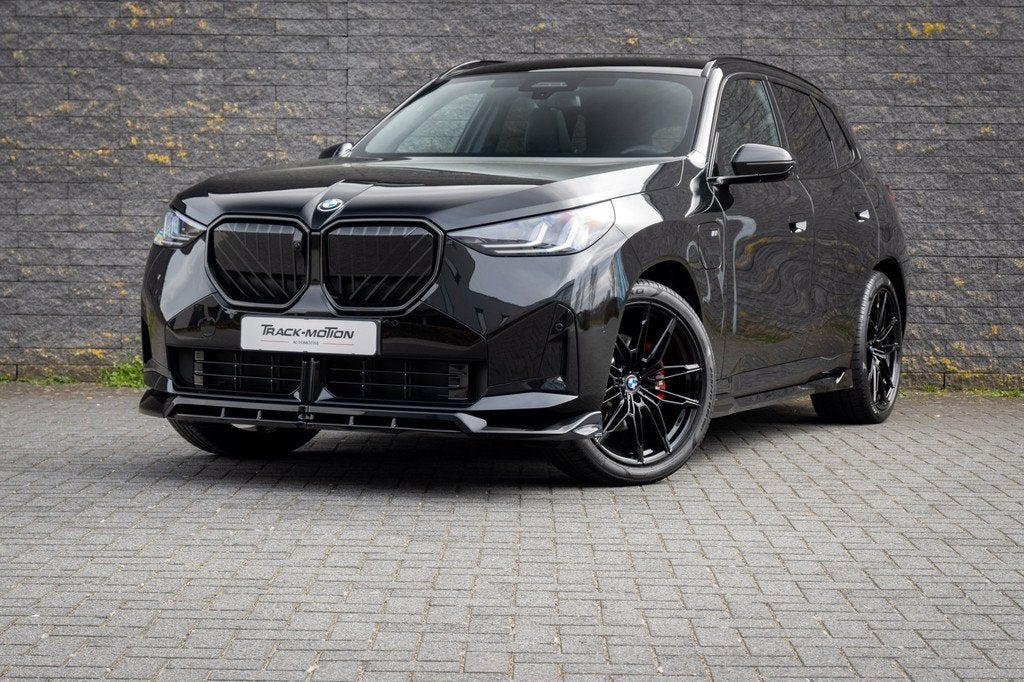 BMW X3 30e xDrive Black & Black glasdak, Auto's, Automaat, 1998 cc, Gebruikt, Automatische klimaatregeling