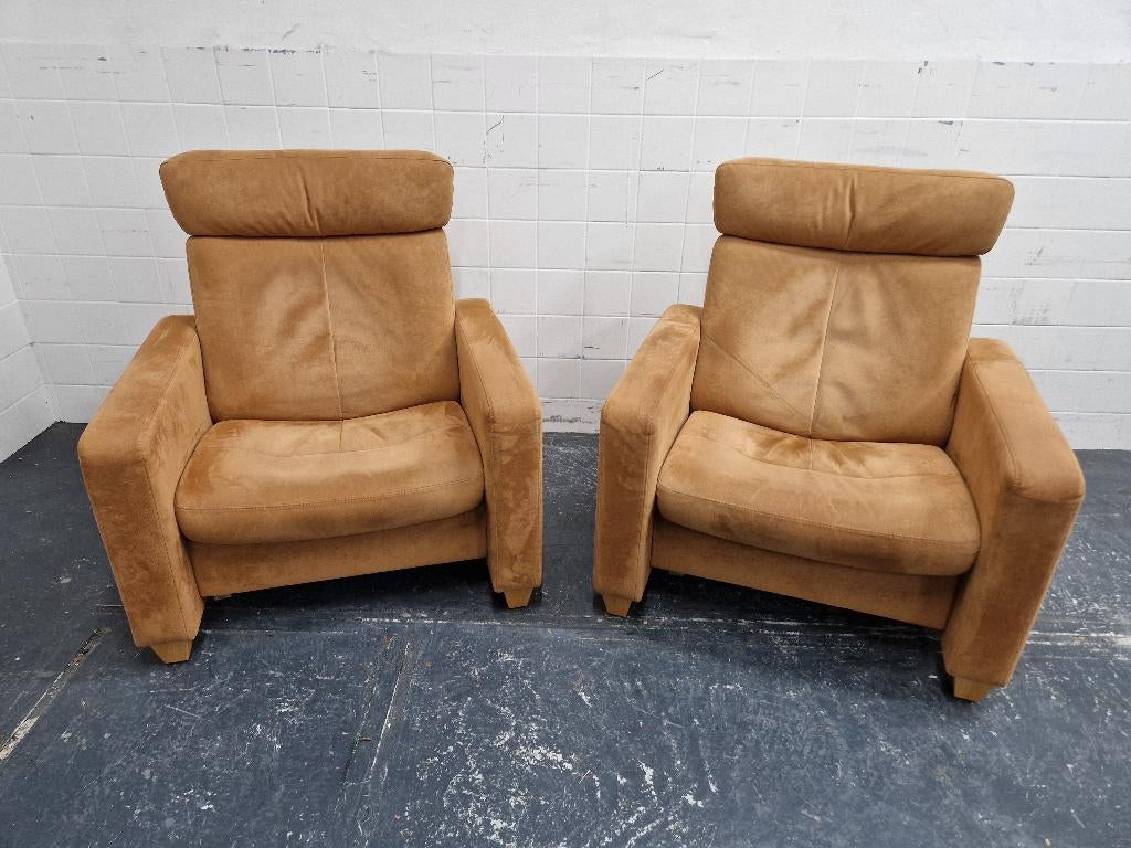 2 Stressless fauteuils / relaxfauteuils in bruine stof, Ophalen, Gebruikt, 75 tot 100 cm, 75 tot 100 cm