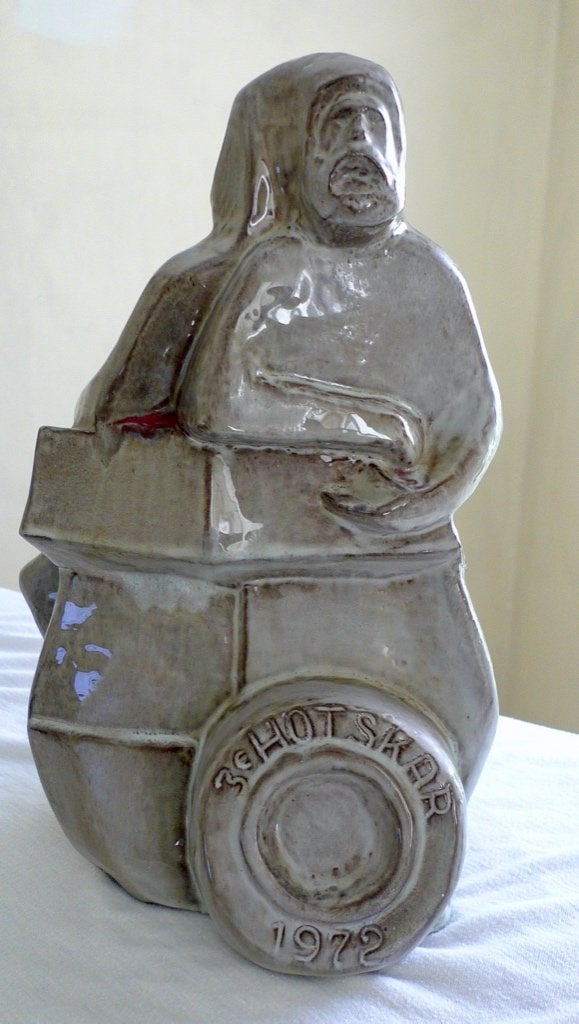 Figuur vormstuk  "Schotskar"  gesigneerd, Ophalen