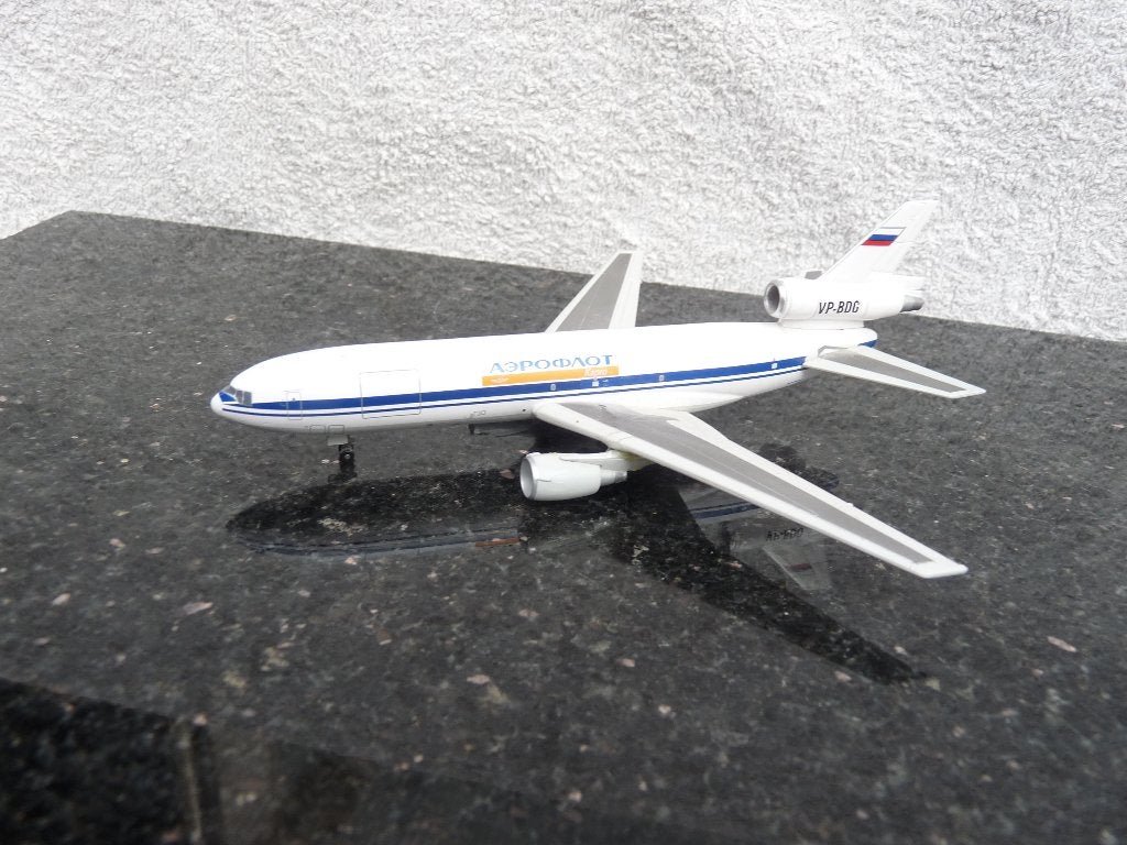 Schaalmodel ( 1:400 ) DC10-40  "AEROFLOT ", Overige merken, Ophalen of Verzenden, Zo goed als nieuw, Groter dan 1:32