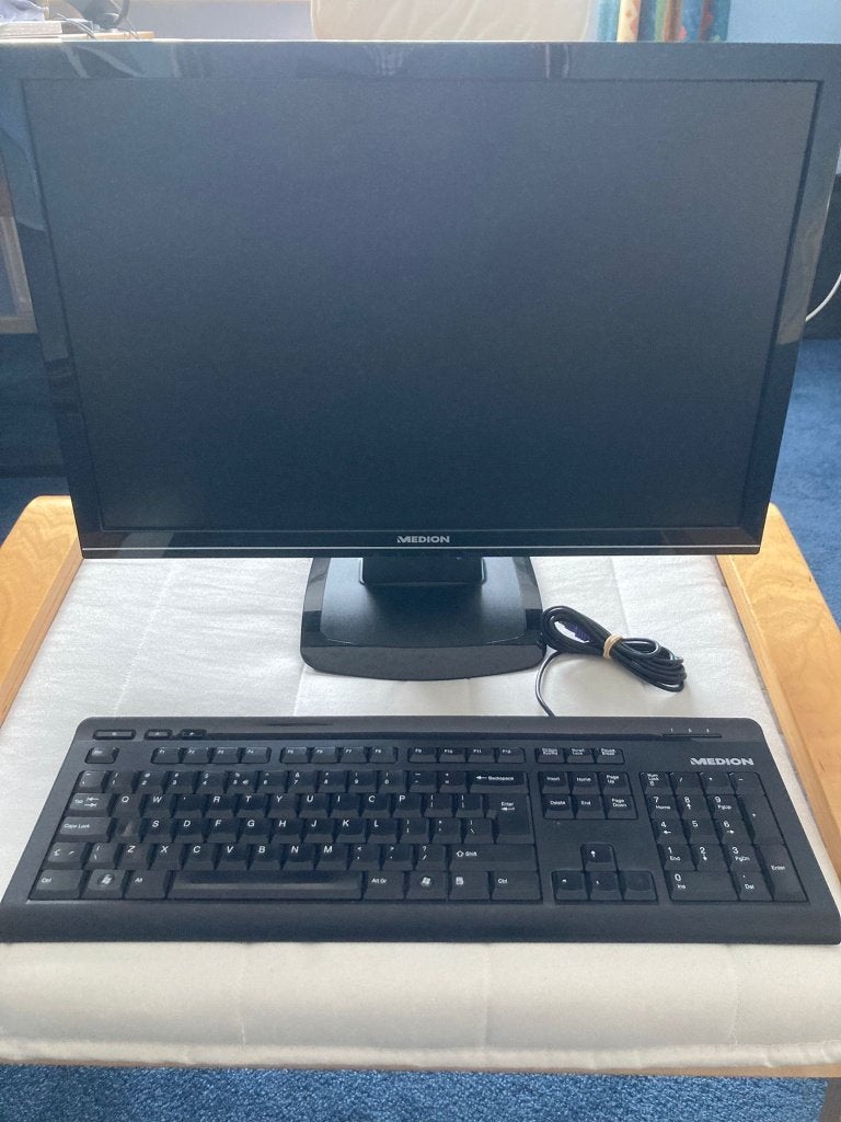 Monitor + toetsenbord, Computers en Software, Monitoren, Gebruikt, Medion, Ophalen of Verzenden, LED