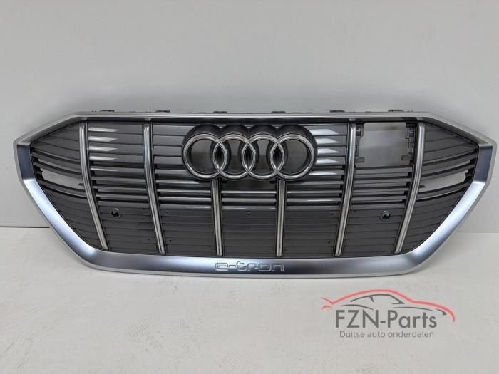Audi E-Tron 4KE Grille Grijs, Ophalen of Verzenden, Gebruikt