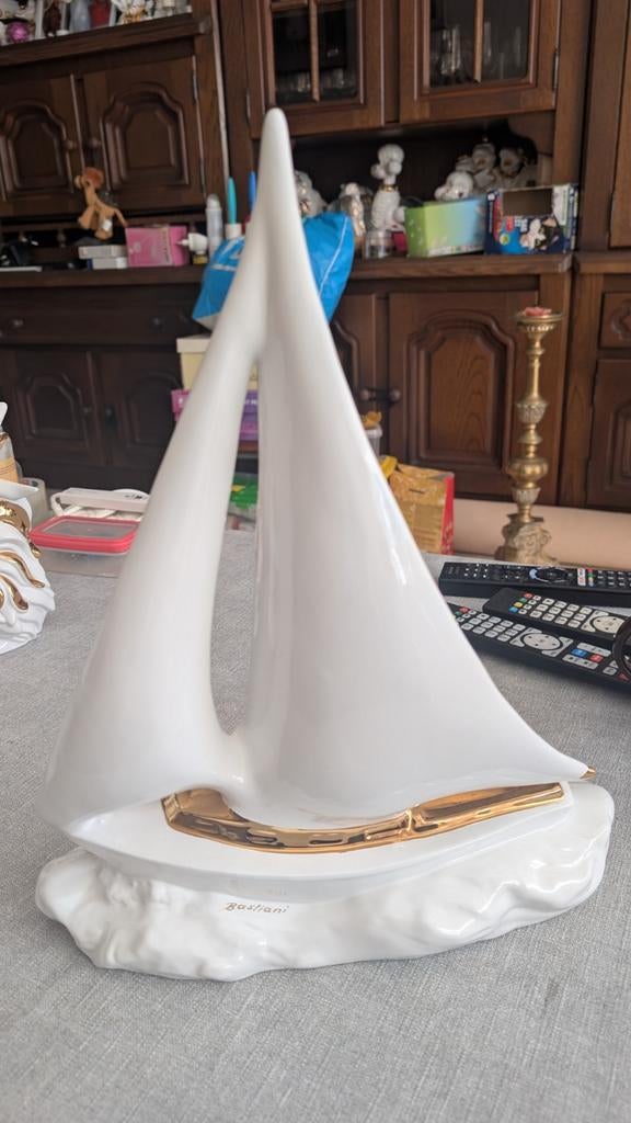 Bastiani Decoratieve Zeilboot Beeldje - Wit met Goudaccenten, Ophalen