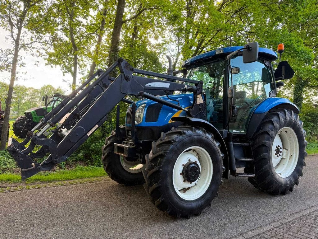 2007 new holland TS100A plus (Frontlader) Vierwielaangedreve, Gebruikt, New Holland