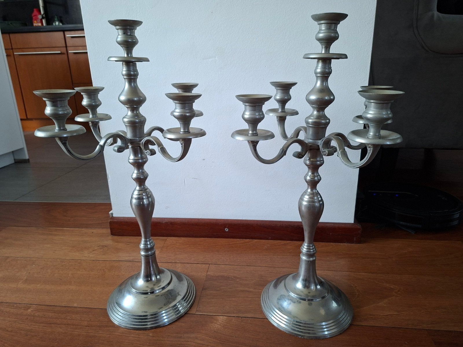 Set van 2 klassieke vijfarmige kandelaars, 60 cm hoog, Antiek en Kunst, Antiek | Kandelaars, Ophalen