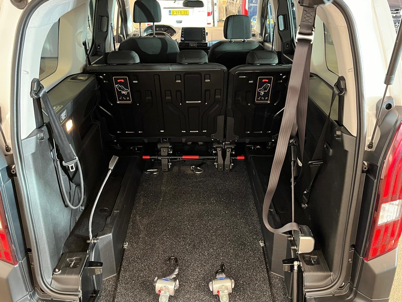 Peugeot Rifter L2 Rolstoelauto Automaat 5+1, Automaat, 12 maanden, Stof, Gebruikt