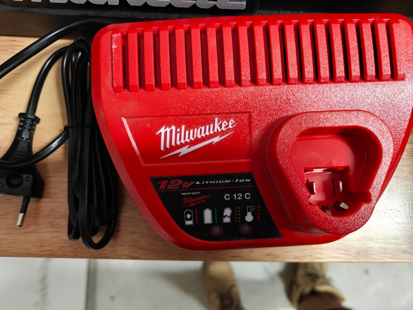Milwaukee C12C 12V Lithium-Ion Acculader, Ophalen of Verzenden, Nieuw