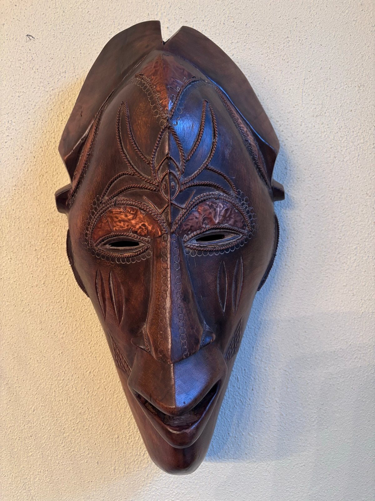 50 cm groot prachtig handgesneden Afrikaans masker van hout, Bruin, Afrika, Masker, Gesneden