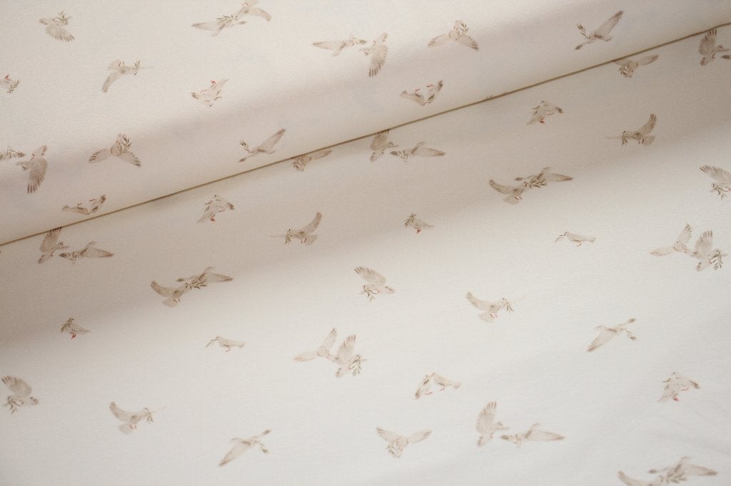 Family Fabrics Tricot katoen stof - dove duif vogel #3663, 120 cm of meer, Wit, Ophalen of Verzenden, Katoen