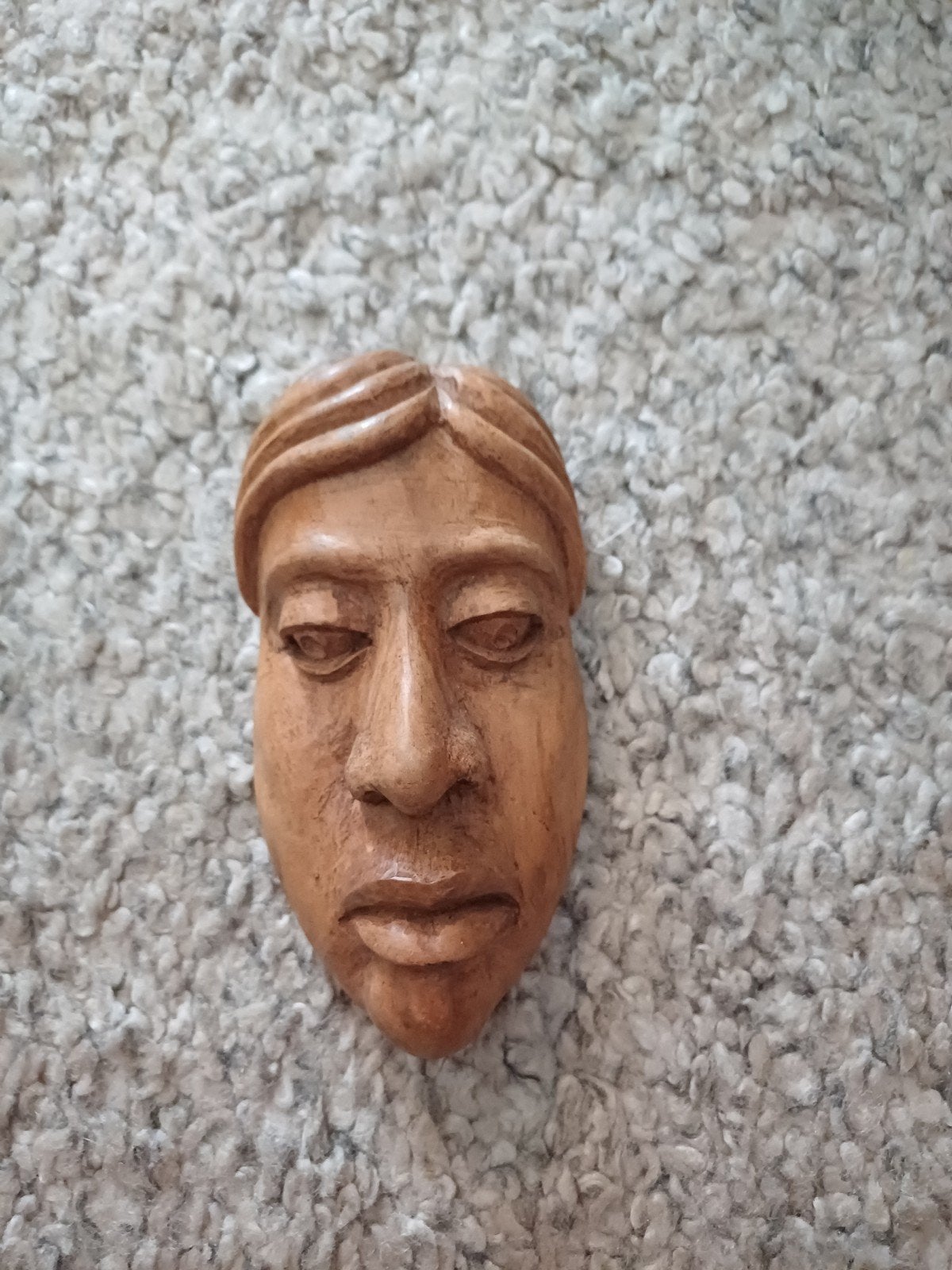 Houten masker, 13 cm, gesigneerd Koby, Minder dan 20 cm, Hout, Bruin, Gemerkt