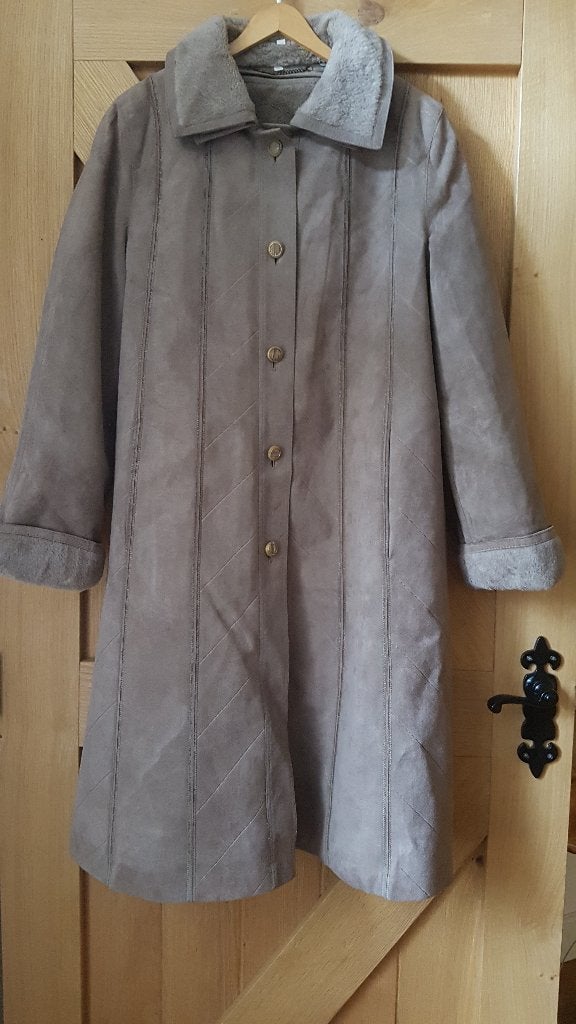 Dames jas, maat 42, XL, suede, beige, Kleding | Dames, Jassen | Winter, Zo goed als nieuw, Maat 42/44 (L), Beige, Ophalen of Verzenden