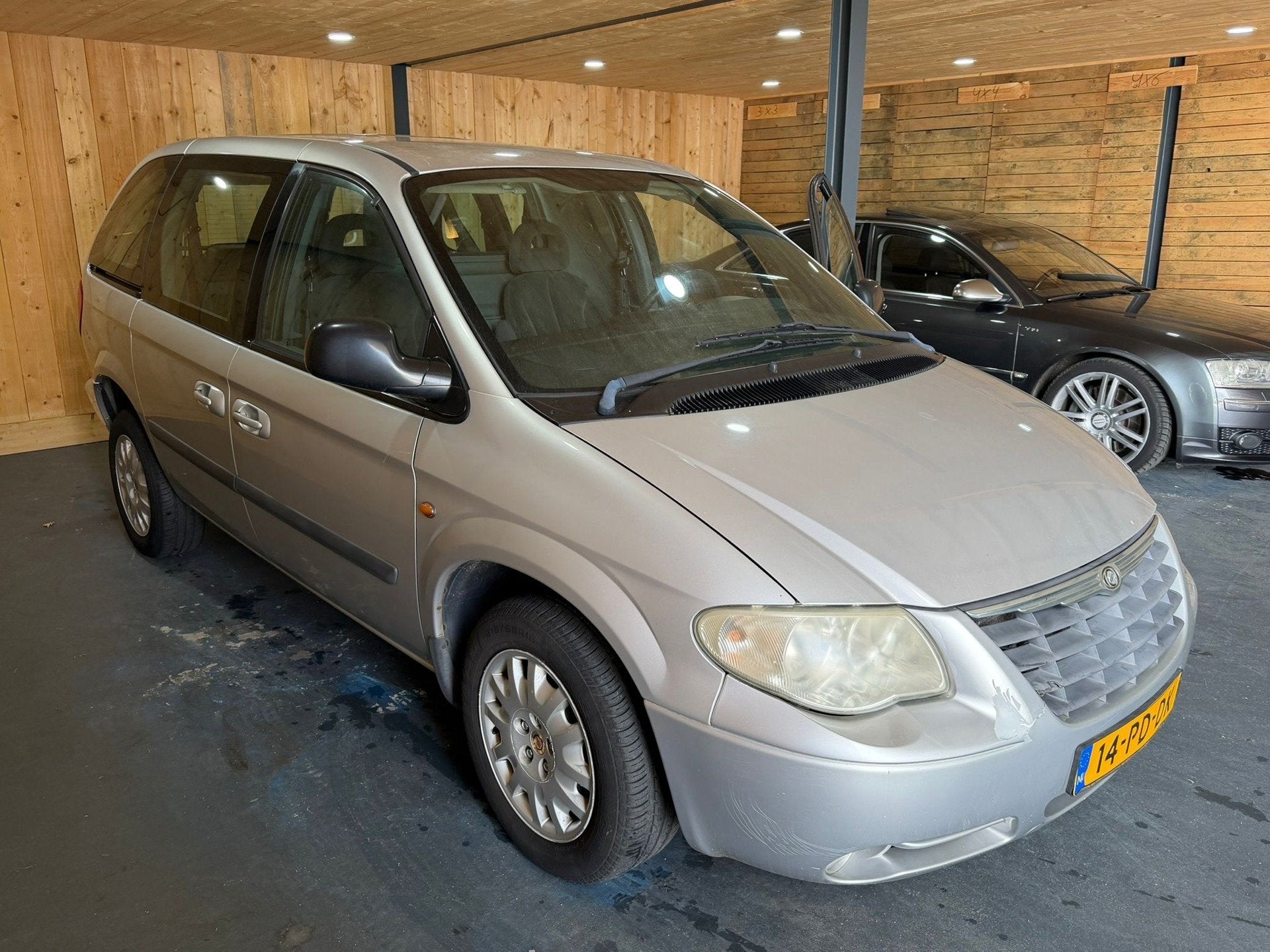 Chrysler Voyager 2.8 CRD 2004 Invalide Rolstoel Automaat Rol, Auto's, Automaat, Gebruikt, 750 kg, 4 cilinders