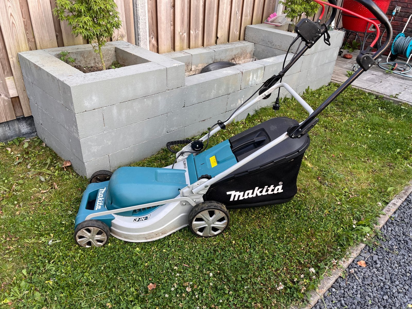 Makita ELM4121 Elektrische Grasmaaier - Zo goed als nieuw, Tuin en Terras, Ophalen, Cirkelmaaier, Elektrische grasmaaier, Zo goed als nieuw