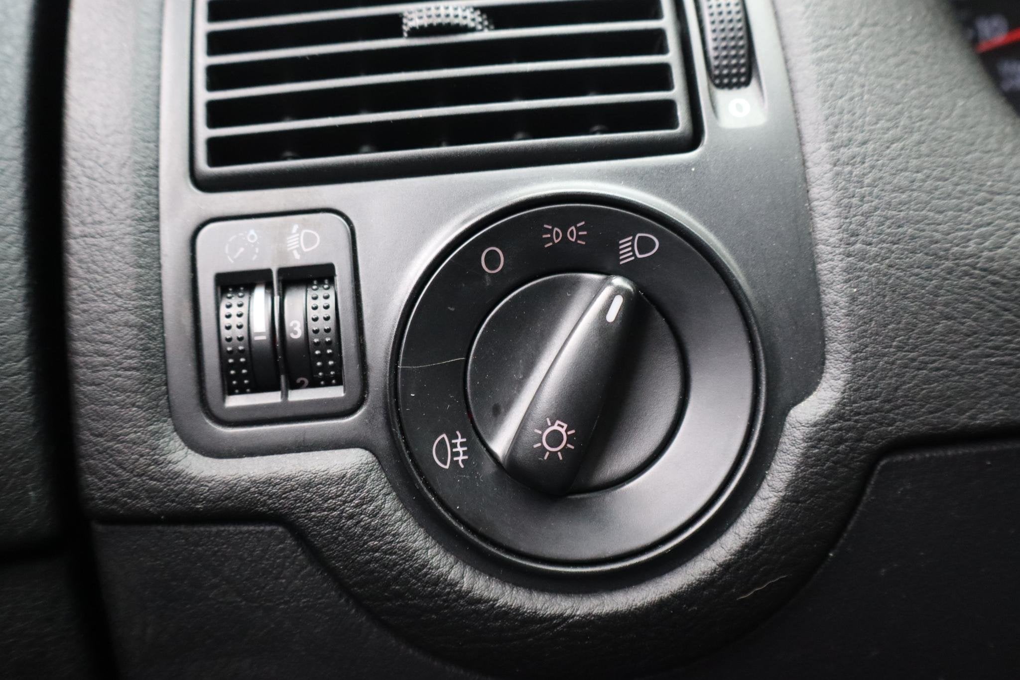 Foto 6 van Volkswagen Golf Variant 1.6 Trendline | Automaat | Elektrisc