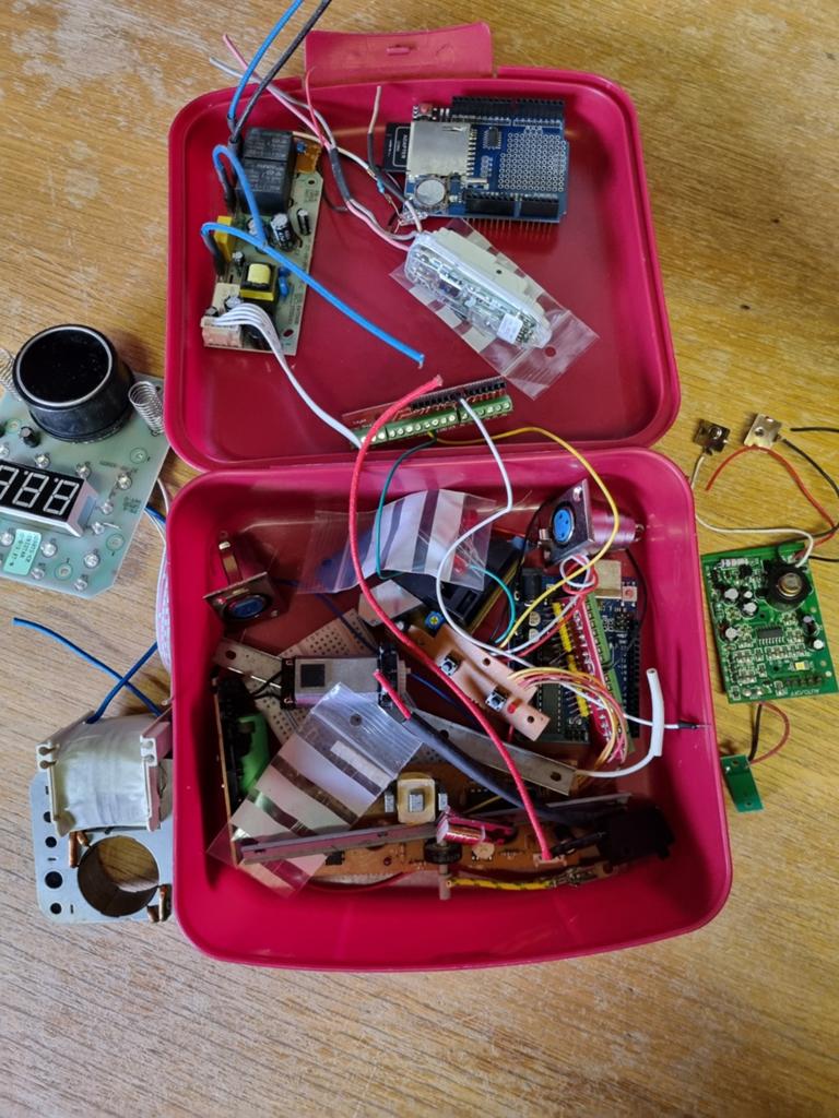 Elektronica componenten ed. €2,00., Ophalen