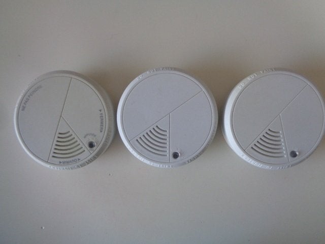 5607-6-2 : 3 rookmelders, Ophalen of Verzenden, Zo goed als nieuw, Detector, Sensor of Melder, Rook