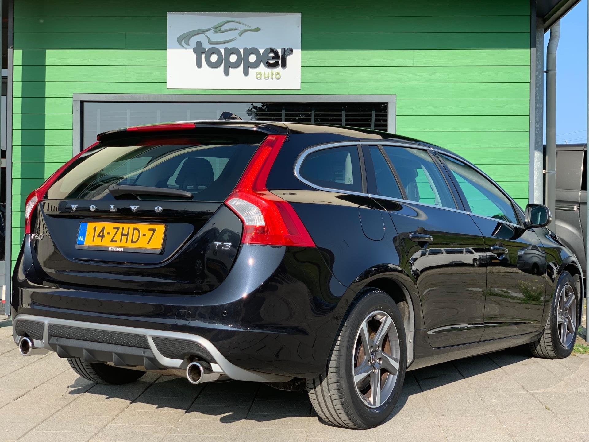 Volvo V60 1.6 T3 R-Design|2e Eigenaar|Automaat|Navigatie|Cli, Auto's, Gebruikt, 4 cilinders, 150 pk, Leder en Stof