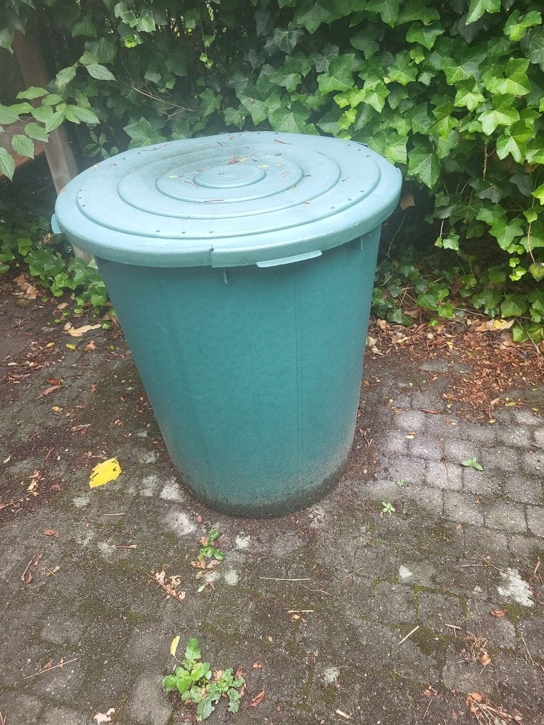 kunststof ton met deksel, Ophalen, Gebruikt