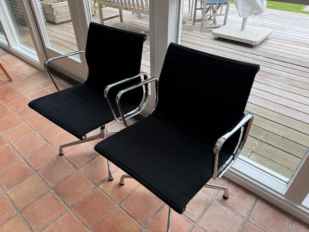 2 x Vitra Eames stoel EA 108 Nero Hopsak, Ophalen, Modern design, Twee, Zwart